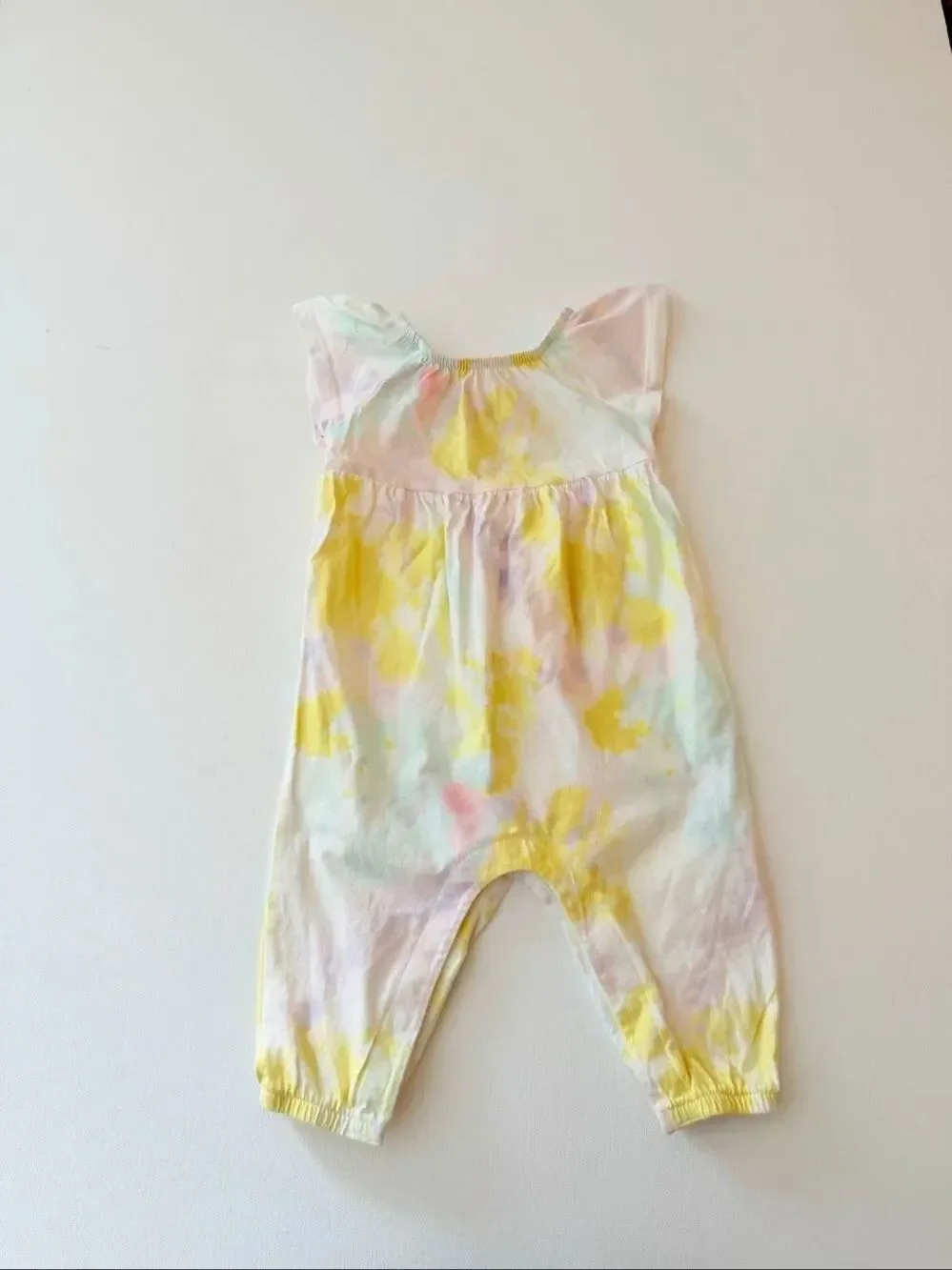 Old Navy baby girl size 3/6 month tie dye romper